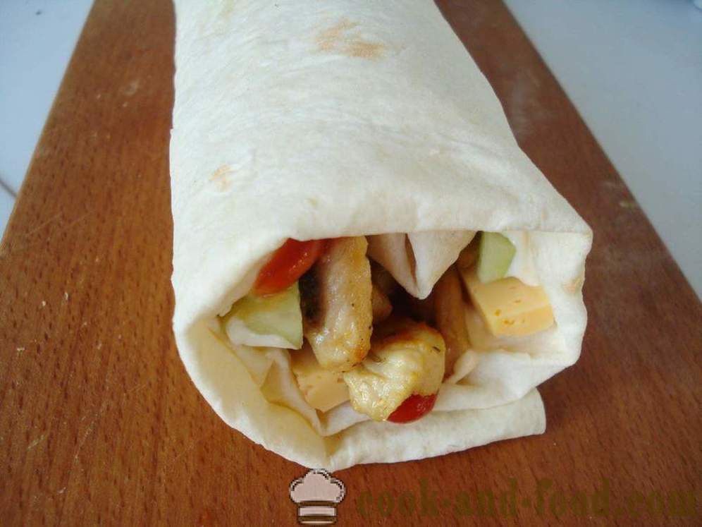 Home shawarma z lavash z kurczaka i grzyby grzyby - Jak zrobić chleb pita z kurczakiem i grzybami królewsku, o krok za krokiem zdjęć receptury
