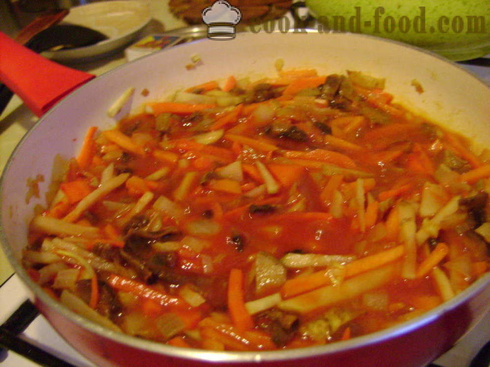 Zupa jarzynowa z grzybami i fasolą - jak gotować zupę z grzybami, krok po kroku przepis zdjęć