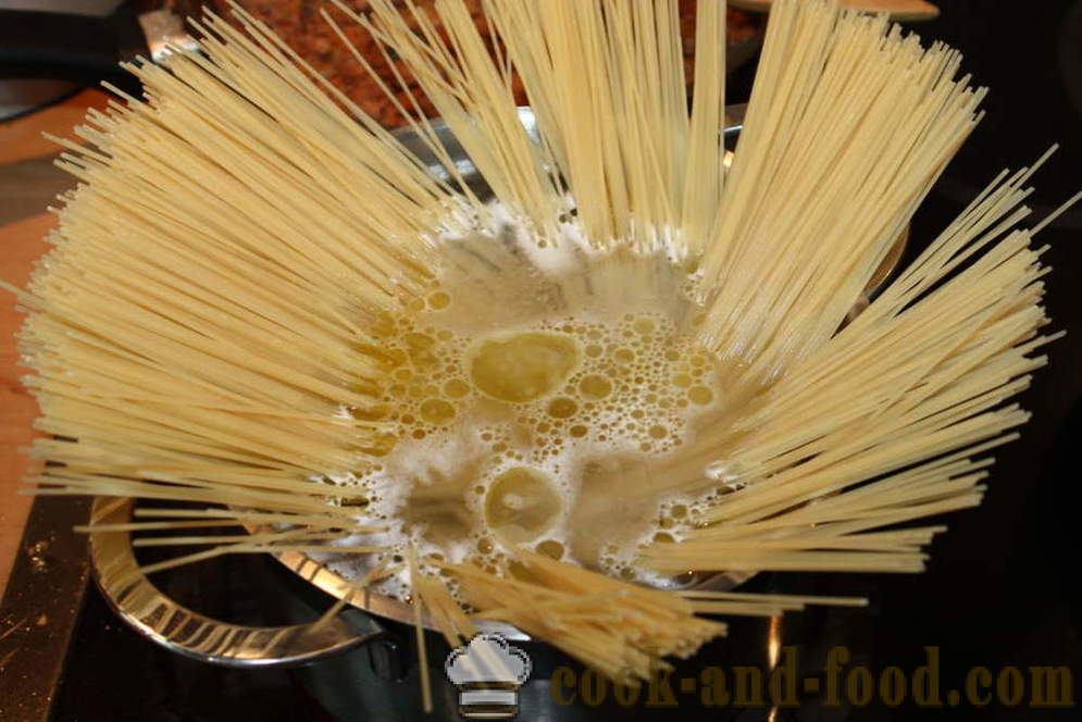 Spaghetti z sosem bolognese - jak gotować spaghetti bolognese, krok po kroku przepis zdjęć