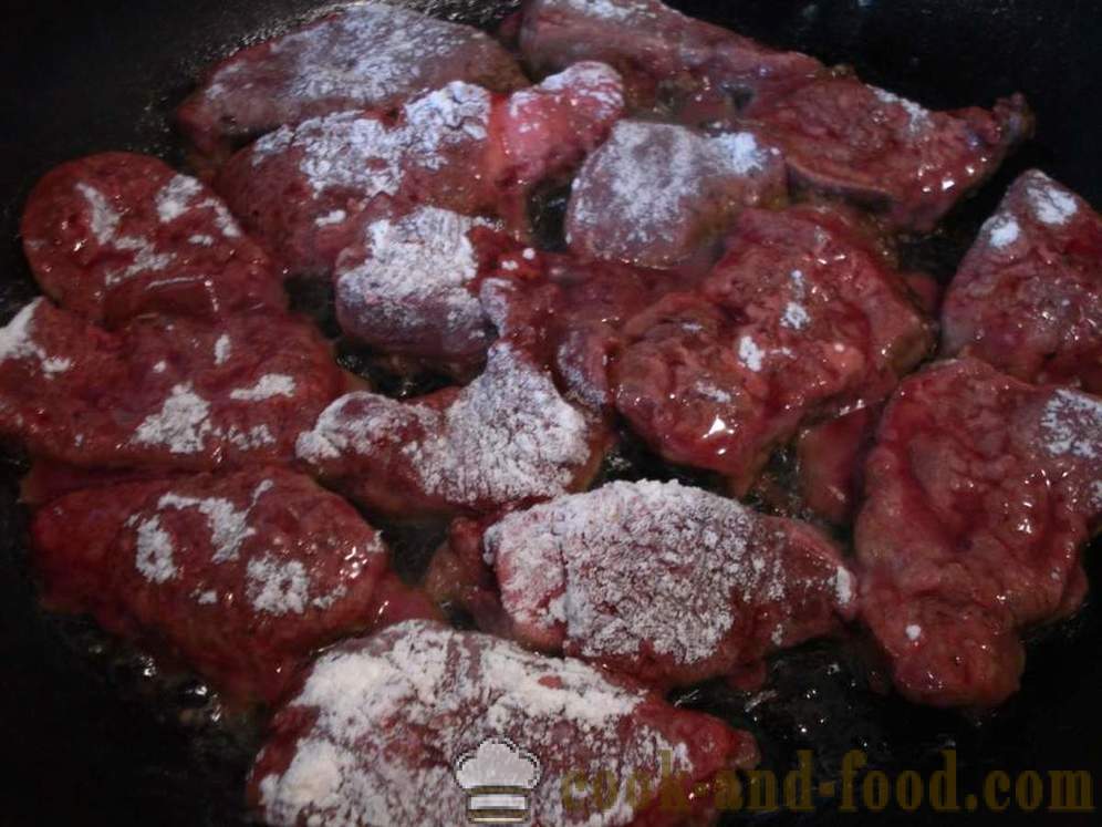 Wołowina wątroby duszone w sosie śmietanowym z serem - Jak gotować wątroby wołowej w śmietanie, krok po kroku przepis zdjęć