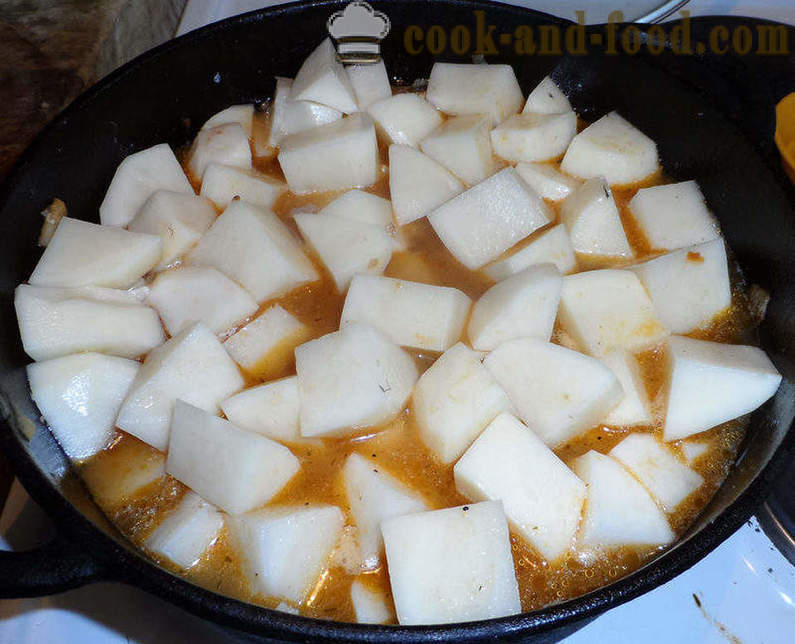 Zupa gulasz węgierski - jak gotować zupę gulasz z chipetkami, krok po kroku przepis zdjęć