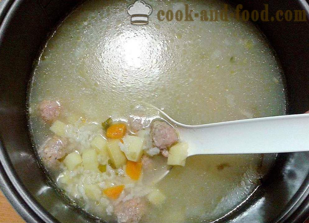 Prosta zupa z klopsikami i ryżem - jak gotować zupy z klopsikami w multivarka, krok po kroku przepis zdjęć