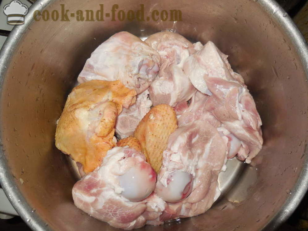Homemade galarecie z kurczaka bez żelatyny - jak przygotować się galaretowate kurczaka i wieprzowina multivarka Kuchenka, krok po kroku przepis zdjęć