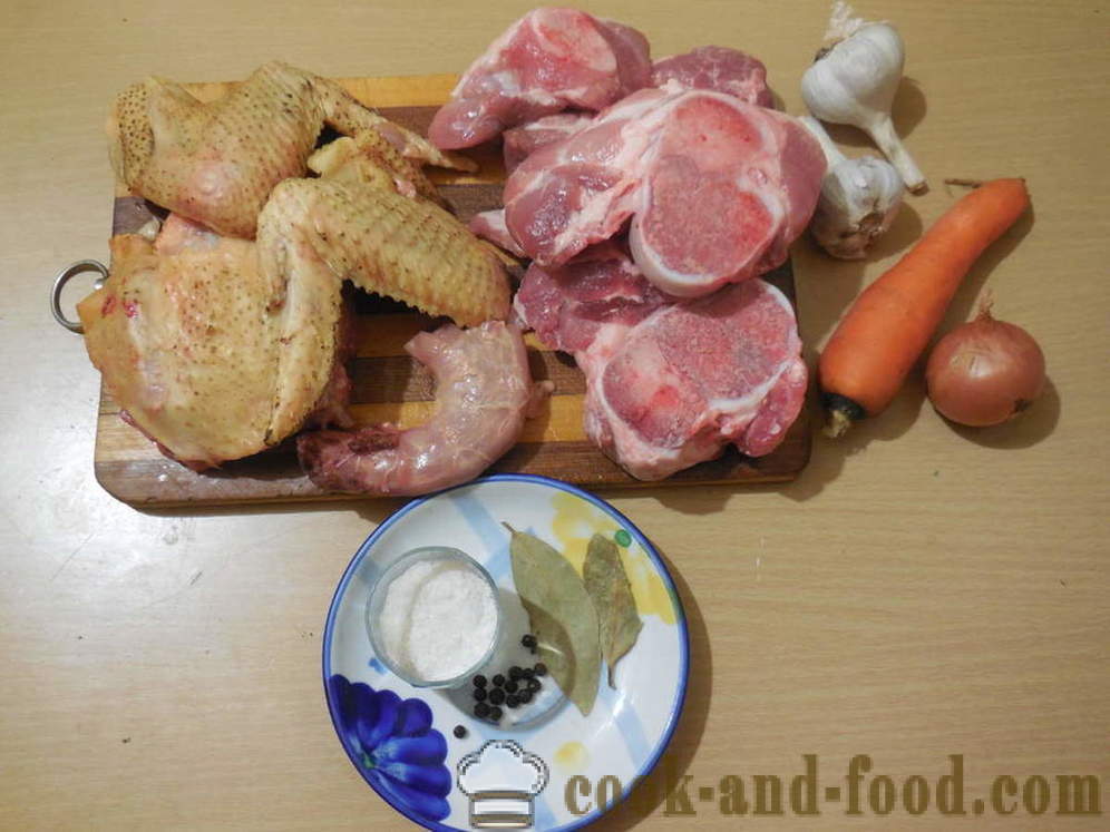 Homemade galarecie z kurczaka bez żelatyny - jak przygotować się galaretowate kurczaka i wieprzowina multivarka Kuchenka, krok po kroku przepis zdjęć