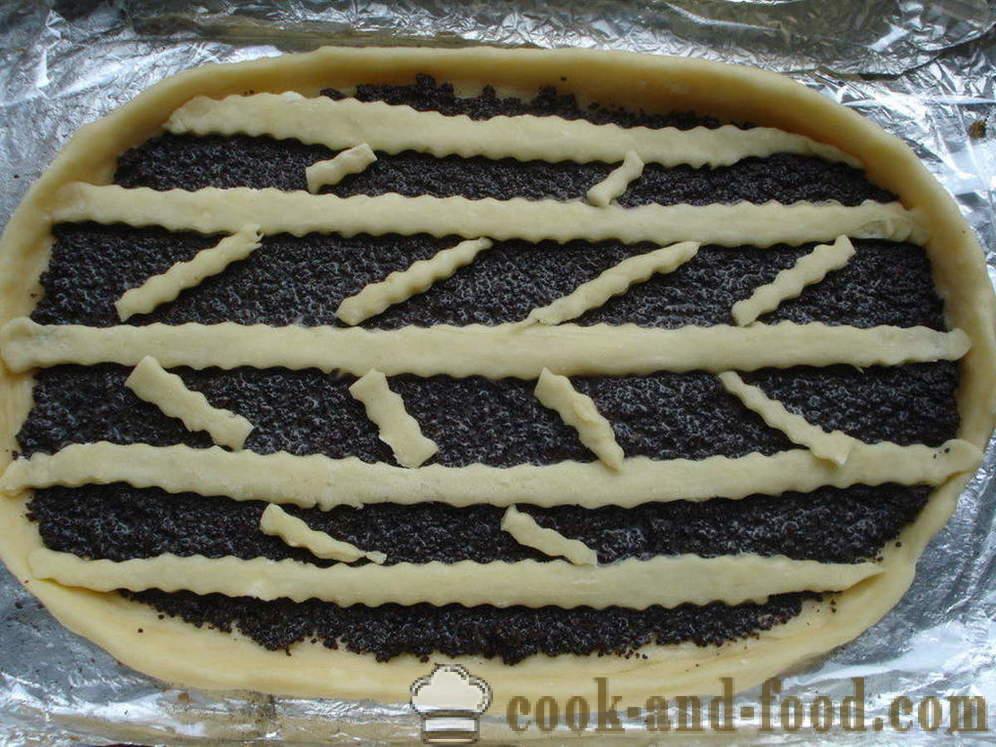 Drożdżowy placek z makiem w piekarniku - jak gotować ciasto z makiem, krok po kroku przepis zdjęć