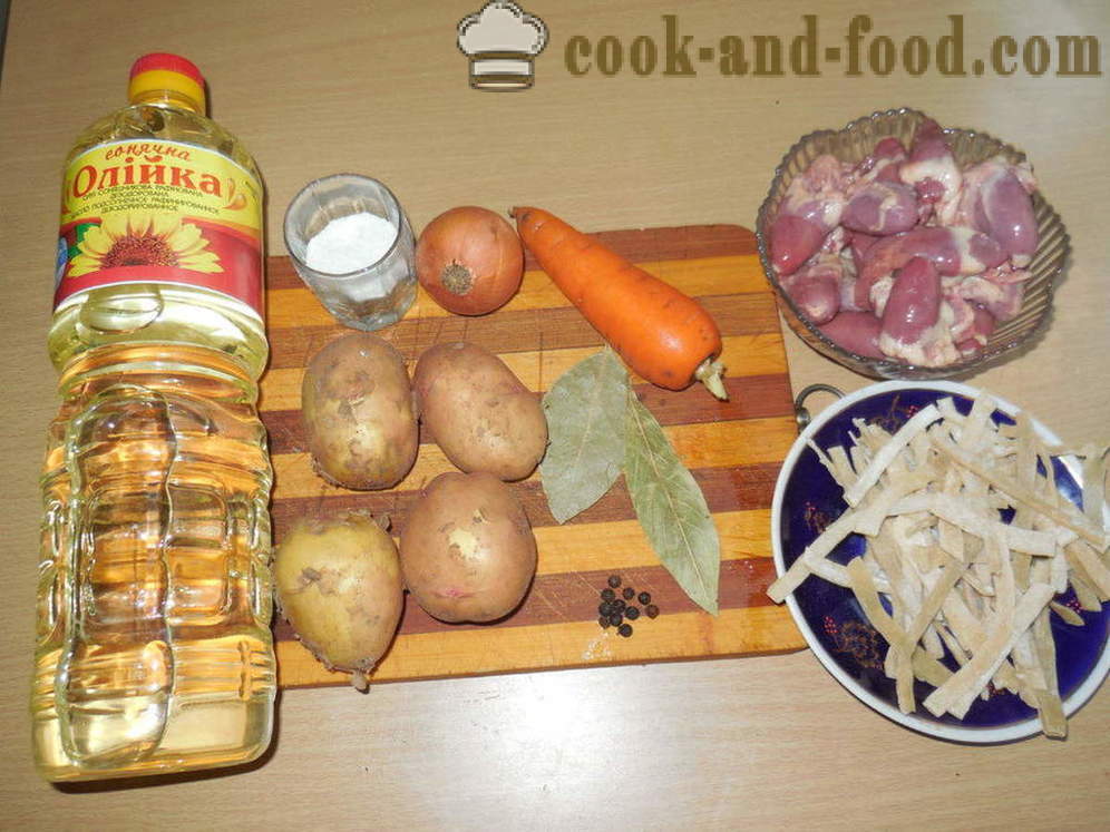 Zupa z domowym makaronem i sercach Chicken - jak gotować rosół w multivarka, krok po kroku przepis zdjęć