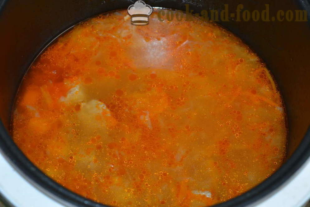 Kwaśna zupa z kiszonej kapusty z multivarka mięsnych - jak gotować zupę z kapustą w multivarka, krok po kroku przepis zdjęć