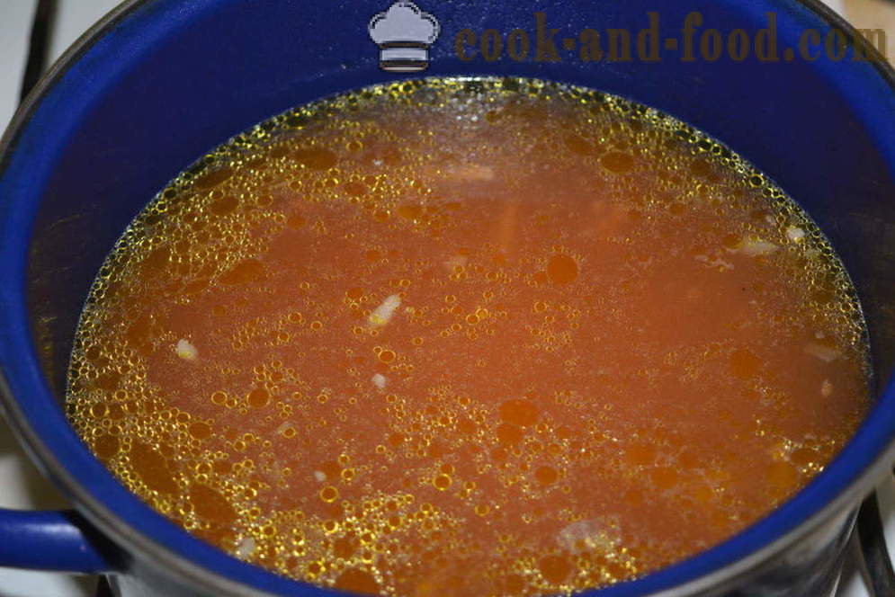 Mięso zupa z mięsem i pierogi z mąki i jaj - jak gotować zupę z mięsa mielonego z kluskami, krok po kroku przepis zdjęć