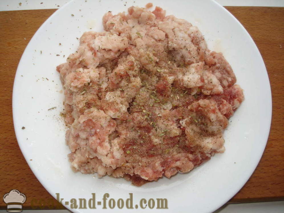 Gołąbki z mięsem i ryżem w sosie pomidorowym - jak gotować Gołąbki z mielonym mięsem na patelni, z krok po kroku przepis zdjęć