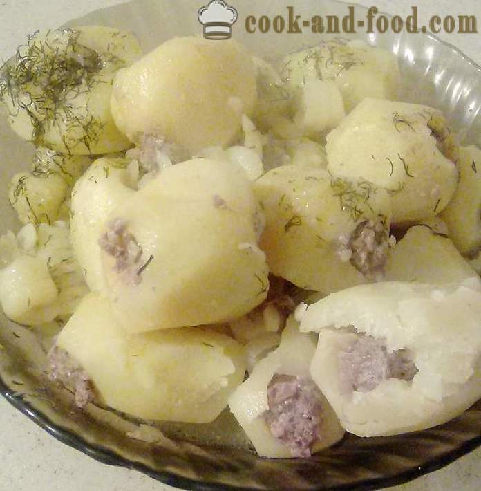 Duszone ziemniaki nadziewane mielonym mięsem - krok po kroku, jak zrobić duszone ziemniaki z mięsem mielonym, przepis ze zdjęciem
