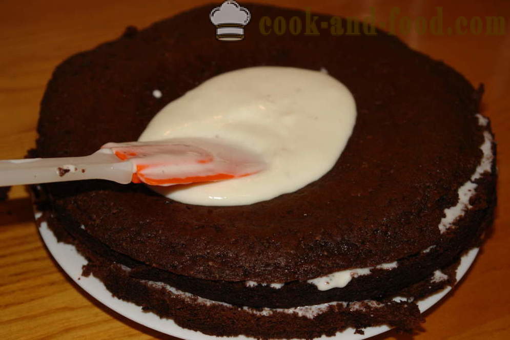 Pyszne ciasto czekoladowe Gąbka z kwaśną śmietaną - jak zrobić ciasto czekoladowe, krok po kroku przepis zdjęć