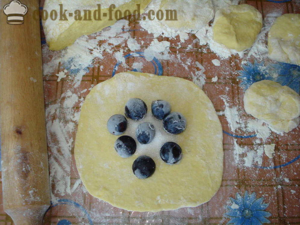 Oryginalne duże pierogi z jagodami - jak gotować pierogi z jagodami, krok po kroku przepis zdjęć