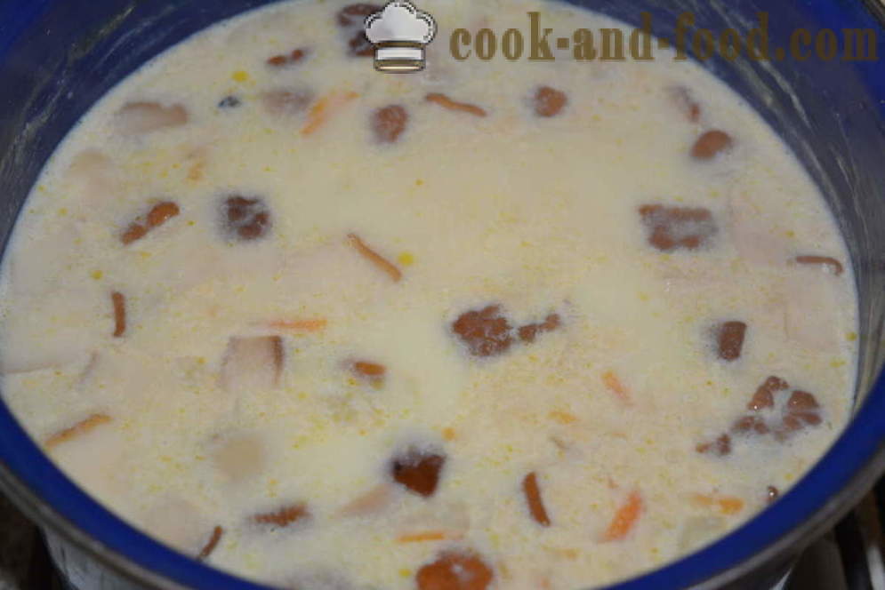 Zupa z białych świeżych grzybów z twarogiem - jak gotować zupę grzybową ze świeżymi grzybami i serem, z krok po kroku przepis zdjęć
