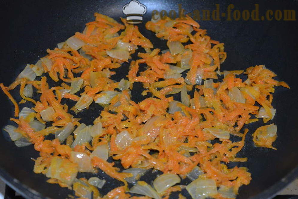 Zupa z białych świeżych grzybów z twarogiem - jak gotować zupę grzybową ze świeżymi grzybami i serem, z krok po kroku przepis zdjęć