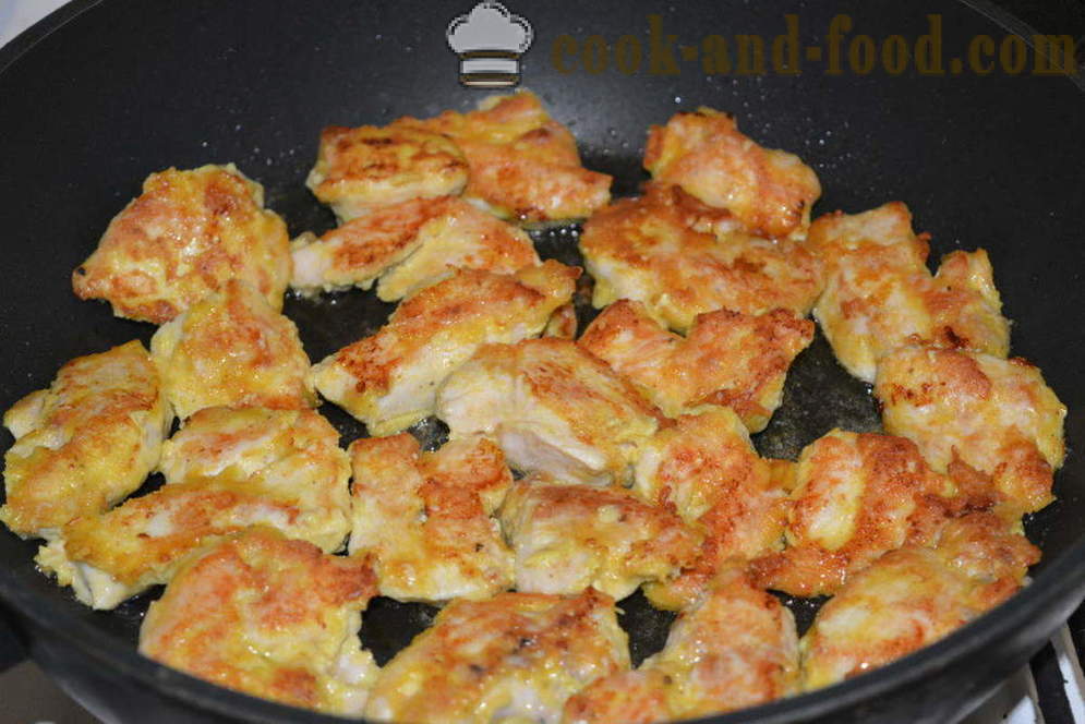 Pyszne piersi kurczaka smażone na patelni - jak gotować soczysta pierś z kurczaka na patelni, krok po kroku przepis zdjęć