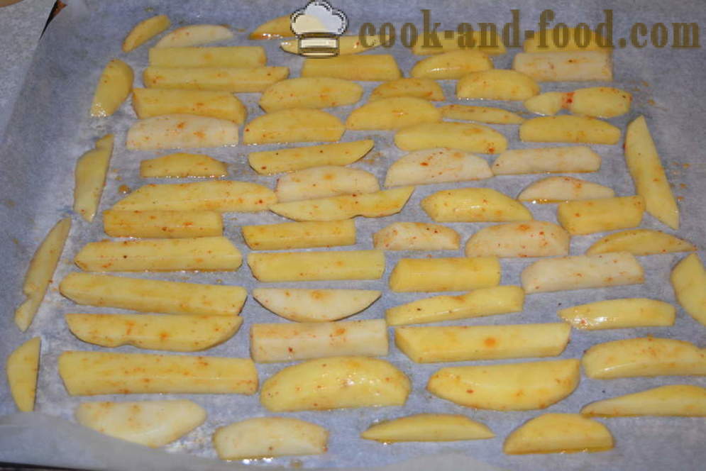Chrupiące frytki w piekarniku - jak gotować frytki w domu, krok po kroku przepis zdjęć