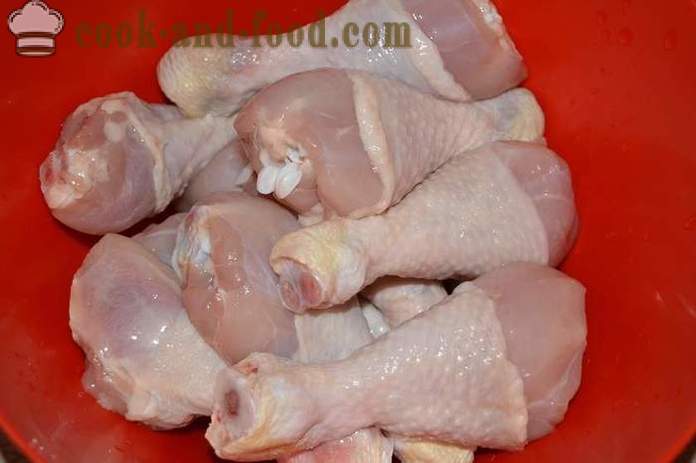 Podudzie kurczaka w multivarka z warzywami i sosem - zarówno smaczne gotować podudzia kurczaka w multivarka, krok po kroku przepis zdjęć
