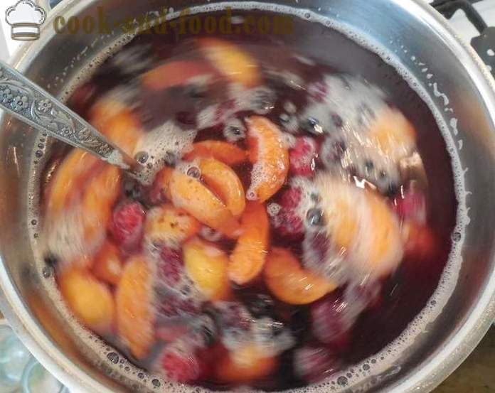 Galaretka jagody porzeczki, morwy, morele i skrobia - jak gotować galaretki jagody i skrobi, z krok po kroku przepis zdjęć