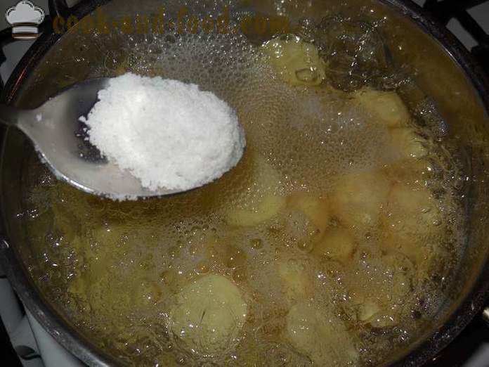 Pyszne ziemniaki w śmietanie z koperkiem i czosnkiem - jak gotować pyszne ziemniaki, prosty przepis ze zdjęciem