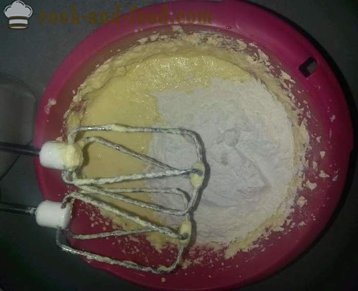 Domowy przepis na prosty tort w formach silikonowych - Jak zrobić pyszne babeczki prosty, krok po kroku przepis na tort ze zdjęciem