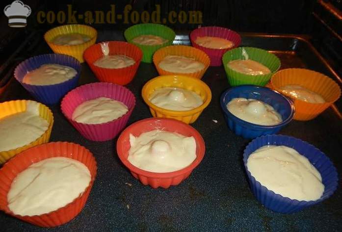 Domowy przepis na prosty tort w formach silikonowych - Jak zrobić pyszne babeczki prosty, krok po kroku przepis na tort ze zdjęciem
