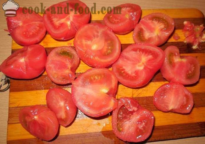 Szybkie solonych pomidorów z czosnkiem i ziołami na patelni - Przepis na marynowanych pomidorów, ze zdjęciami