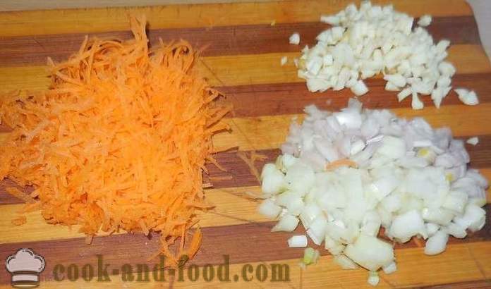 Zupa z kluskami w bulionie mięsnym - Jak zrobić pierogi jajka i mąkę - krok po kroku przepis zdjęć