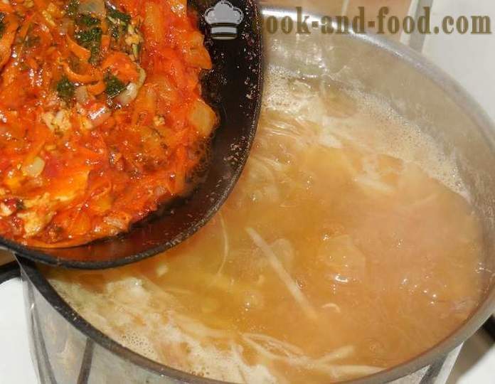 Pyszne domowe zupa z fasoli w języku ukraińskim - jak gotować zupę z fasoli po ukraińsku - krok po kroku przepis zdjęć