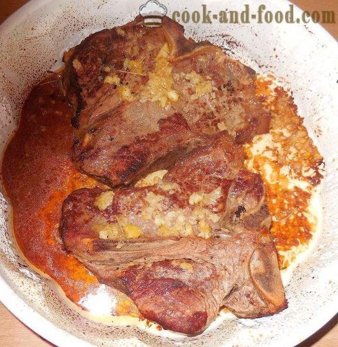 Smaczne i soczyste steki wołowe lub wieprzowe Ti Bon - gotowanie pełne pieczenia mięsa - krok po kroku przepis zdjęć