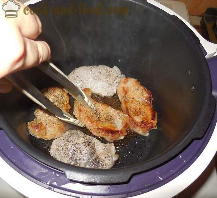 Soczysty stek wieprzowy z cebulką - jak gotować pyszny stek w multivarka - krok po kroku przepis zdjęć