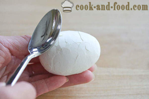 Jak malować jajka jajko pomalowane białym lub wewnątrz