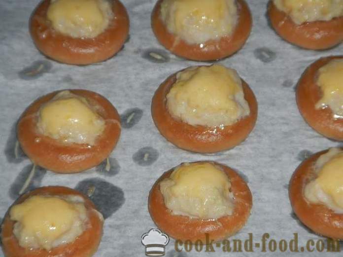 Bułeczki z mięsem mielonym w piekarniku lub nadziewane suszenia - łatwa przekąska przepis, jak gotować, przepis ze zdjęciem.