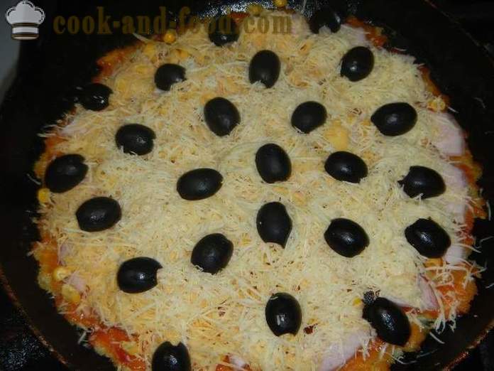 Szybka Pizza ziemniaczana na patelni przez 10 minut lub placki ziemniaczane z nadzieniem - jak gotować pizzę w rondlu, krok po kroku przepis ze zdjęciem.