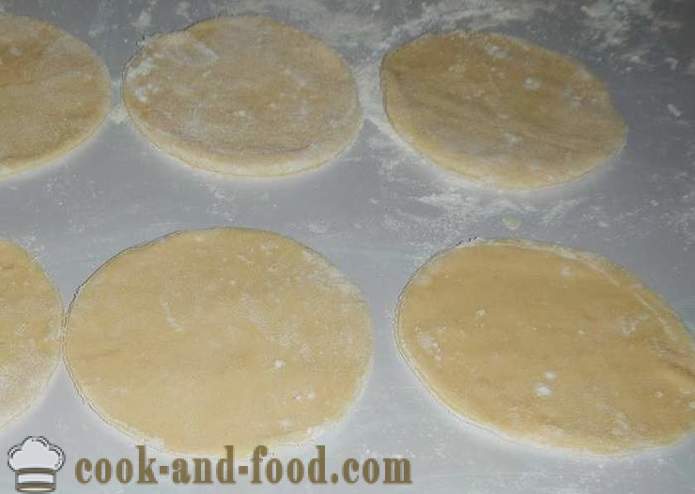 Pyszne pierogi z serem pod czekolady i karmelu - jak zrobić pierogi z serem, krok po kroku przepis zdjęć