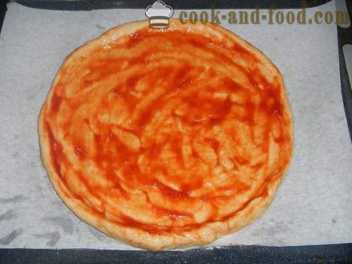 Domowych pizzy w piecu - krok po kroku przepis ze zdjęciem smaczne pizzy ciasta drożdżowego