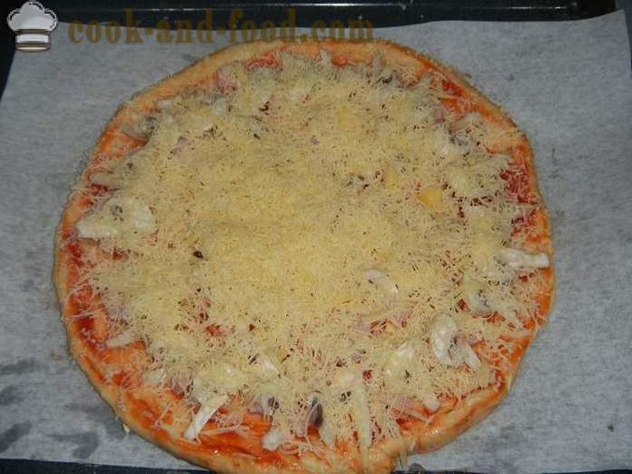 Domowych pizzy w piecu - krok po kroku przepis ze zdjęciem smaczne pizzy ciasta drożdżowego