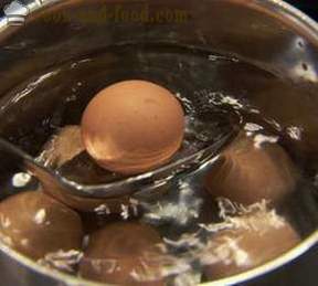 Jak ugotować jajko na twardo, czyli ciecz „w worku” (zdjęcia, wideo)