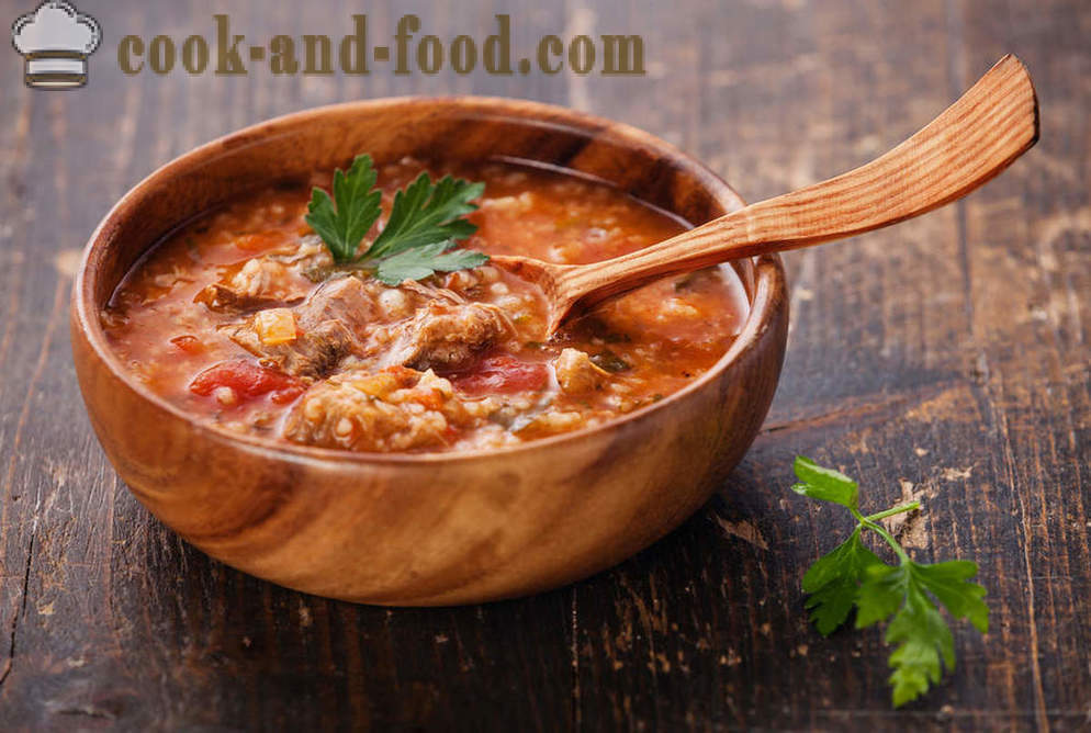 Receptą gorącej zupy kharcho - wideo recepty w domu